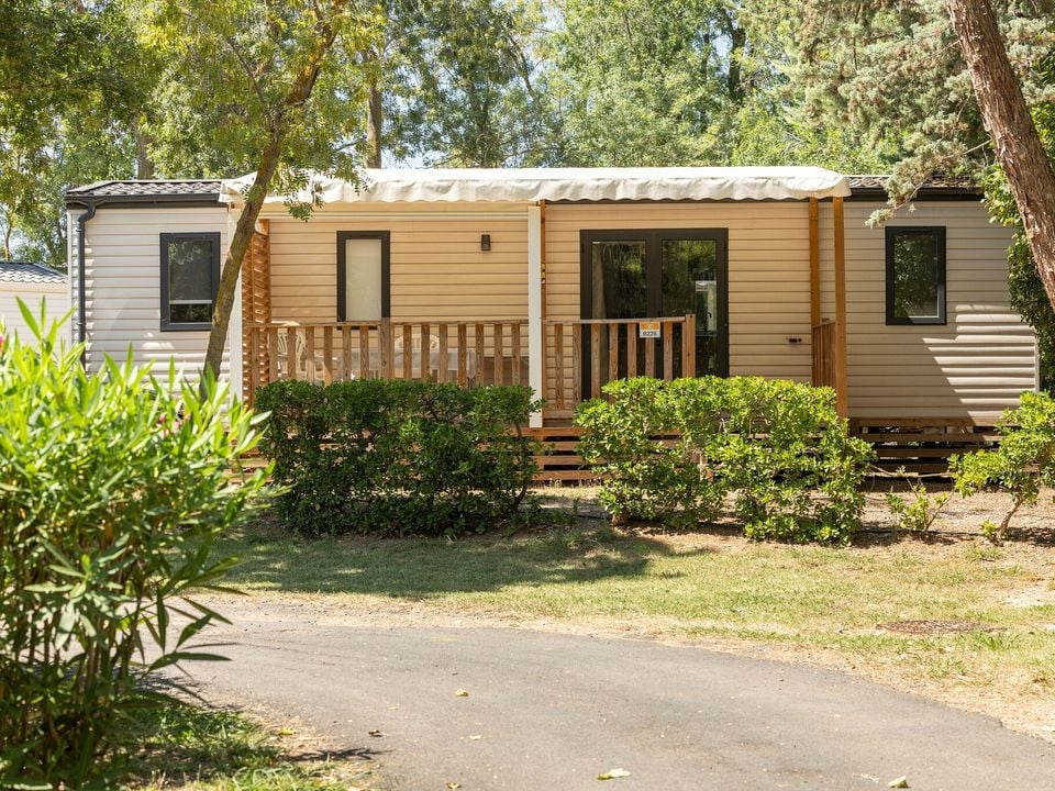 Le Castellas - Mobil home - Mobilhome 6 personnes - Mobil-home | Premium | 3 Ch. | 6 Pers. | Terrasse surélevée | 2 SDB | Clim. | TV