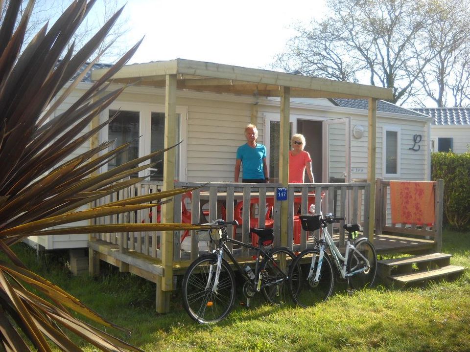 Cap Finistère - Mobil home - Mobilhome 5 personnes - remium 30m² (2 chambres) + terrasse couverte 10m² + draps + serviettes + LV + TV 4/5 pers.