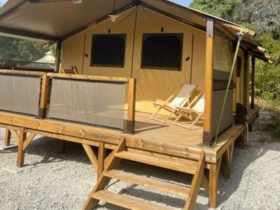 Fondespierre - Tente meublée - Tente en toile et en bois 5 personnes - Free Flower Tente Bali