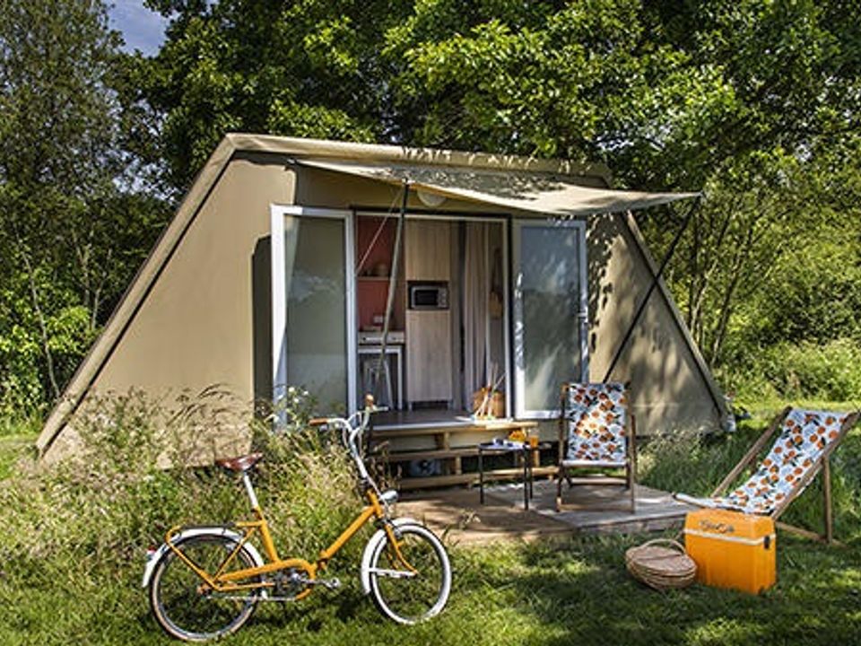 Le Fou du Roi - Tente meublée - Tente 4 personnes - Coco Sweet Confort 17 m² - sans sanitaires
