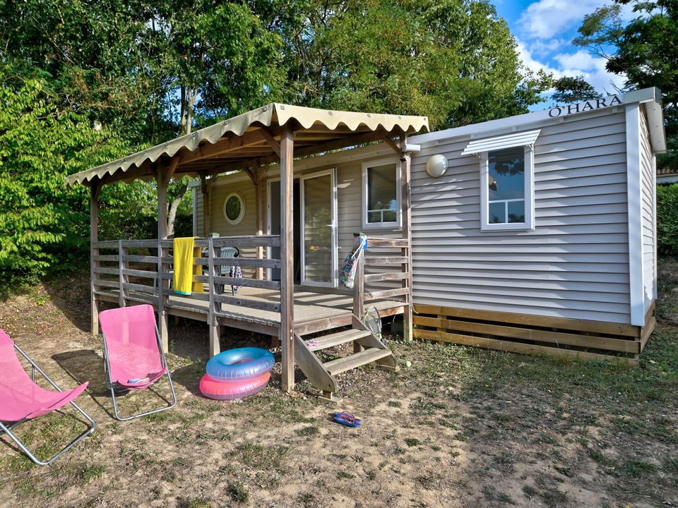 La Châtaigneraie - Mobil home - Mobilhome 4 personnes - Mobil home Confort 23/27m² - 2 chambres - terrasse couverte + TV 4 pers