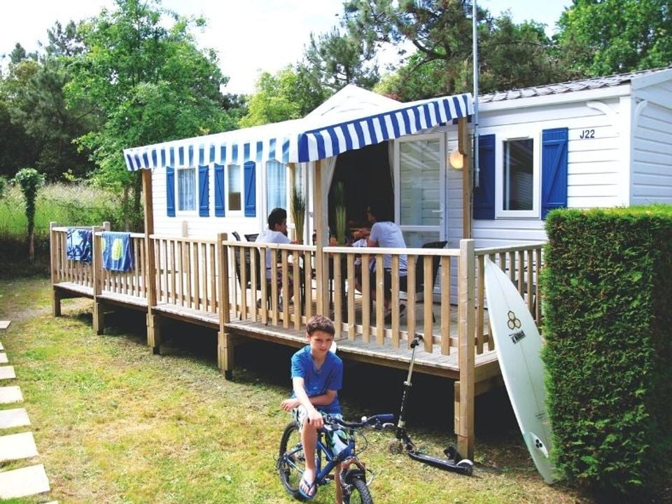 Les Flots Bleus - Mobil home - Mobilhome 8 personnes - Mobil-home Confort 8 personnes 3 chambres 35m²