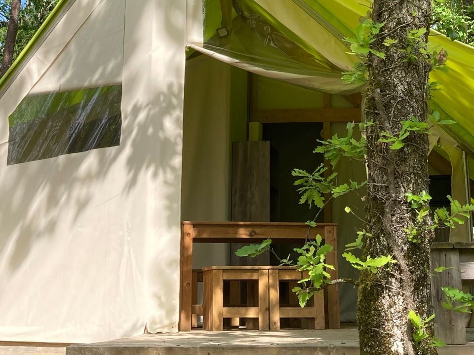 Village Vacances Les Bois de Prayssac - Tente meublée - Tente en toile et en bois 5 personnes - Tente Lodge Toilés Structure Bois