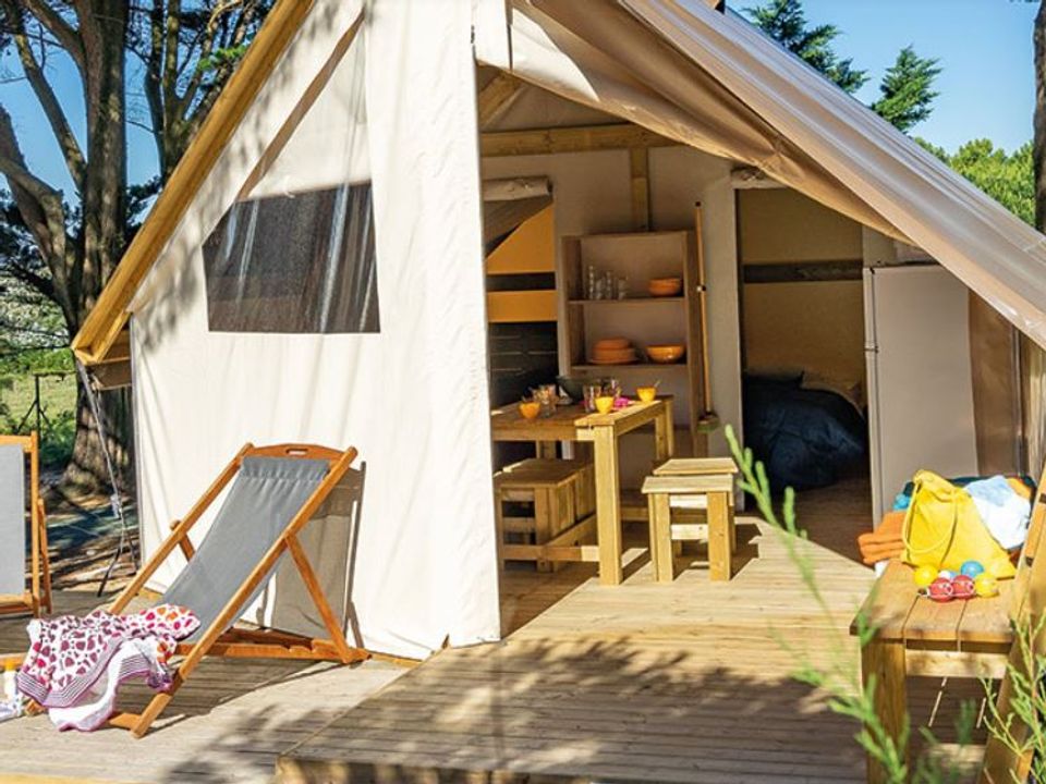 Campiotel des Dunes - Tente meublée - Tente en toile et en bois 4 personnes - Lodge Confort 2 chambres