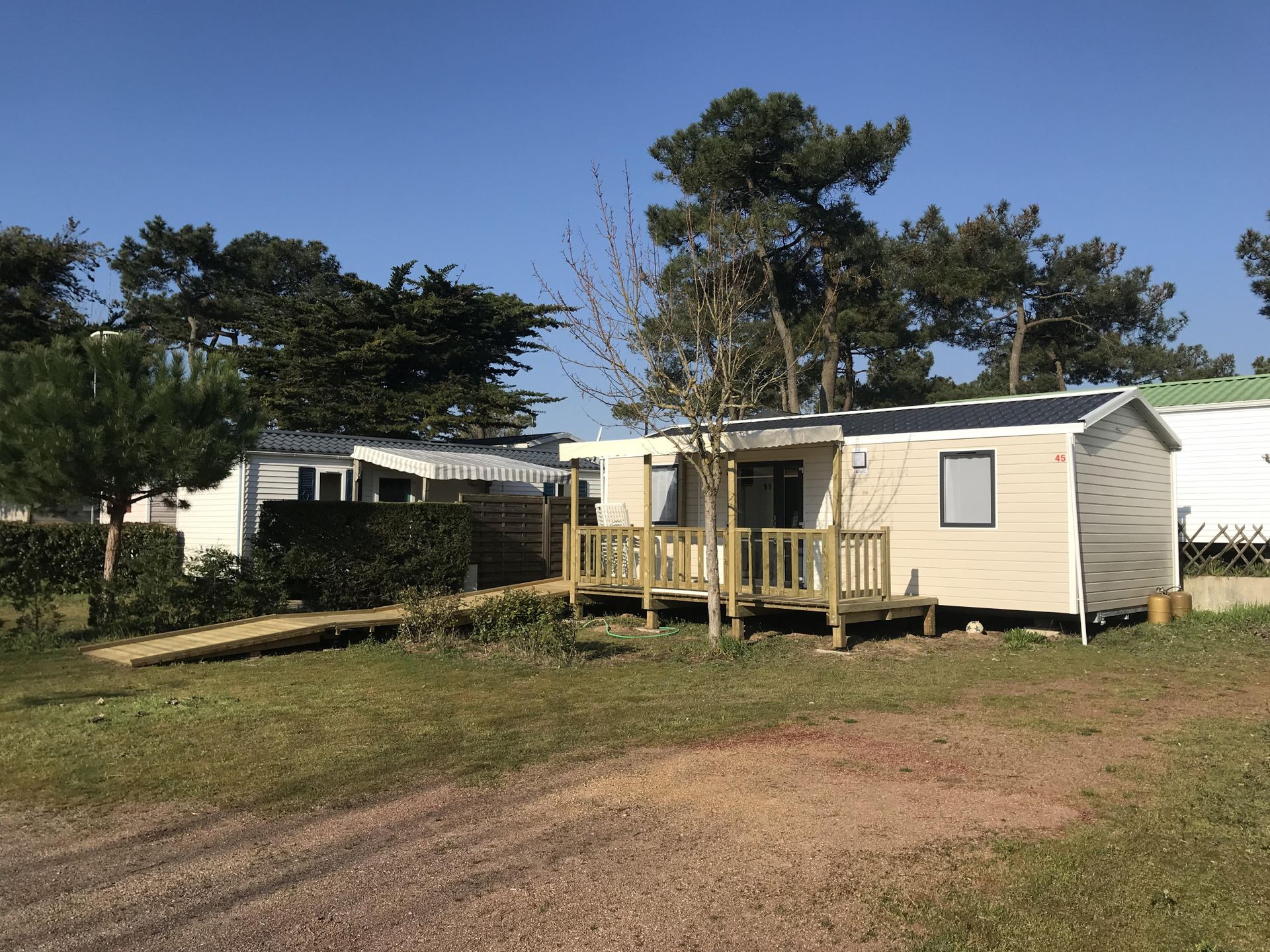 Les Violettes - Mobil home - Cormoran 2 chambres PMR - adapté pour personnes à mobilité réduite