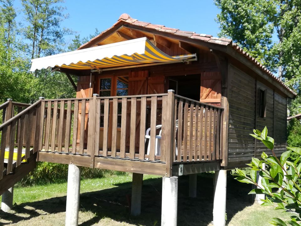 La Dordogne Verte - Mobil home - Hébergement 6 personnes - Chalet sur pilotis - 3 chambres