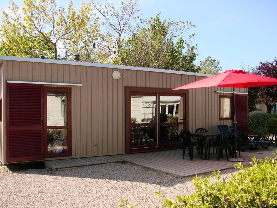 Le Rouge Gorge - Mobil home - Mobilhome 8 personnes - PREMIUM 6/8 pers 3 chambres TV Lave vaisselle Climatisation 2 salles d'eau 2 WC