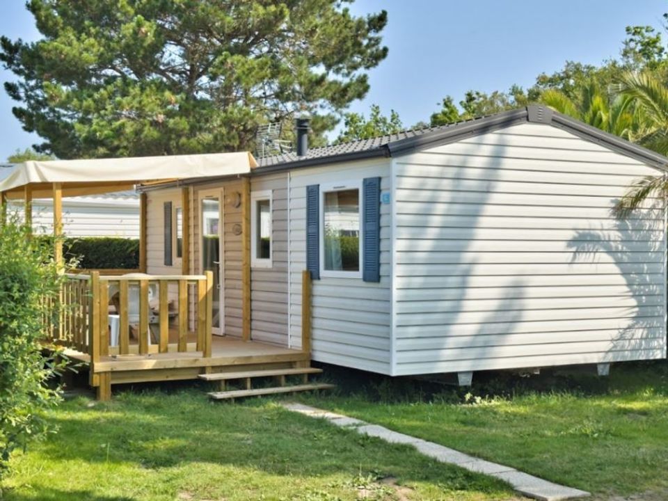 Camping Les Palmiers - Mobil home - Mobilhome 6 personnes - 3 chambres Confort + terrasse semi-couverte