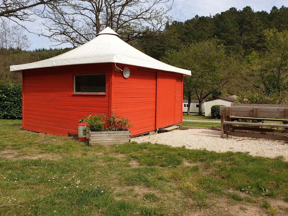 Coeur d'Ardèche - Tente meublée - Tente en toile et en bois 4 personnes - Cabane