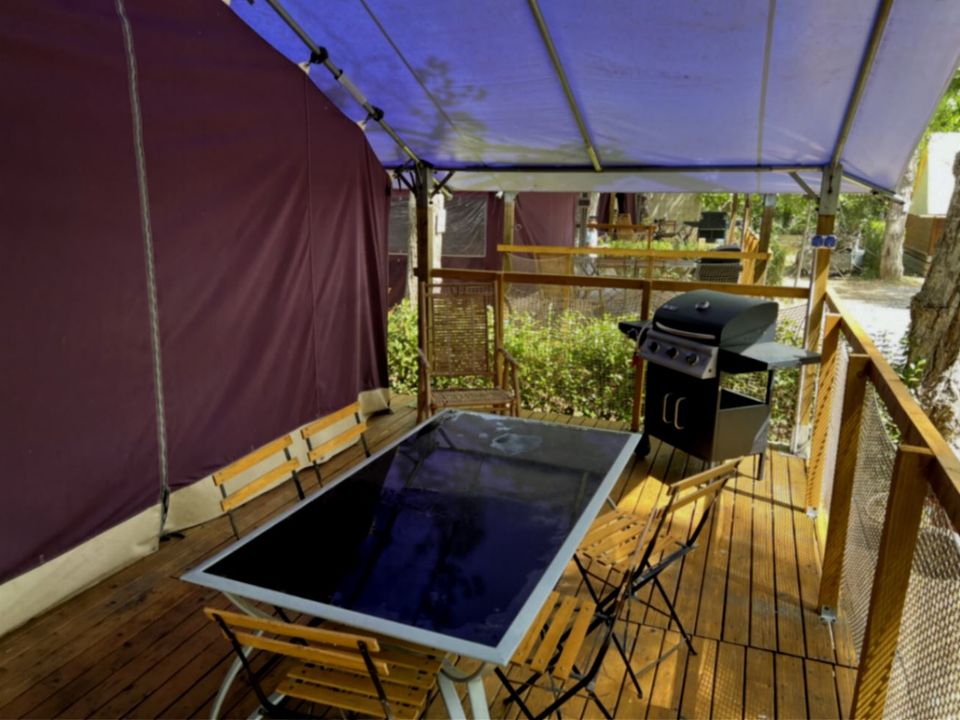 Les Berges du Canal - Tente meublée - Tente en toile et en bois 6 personnes - Tente Lodge Safari 4-6 Personnes