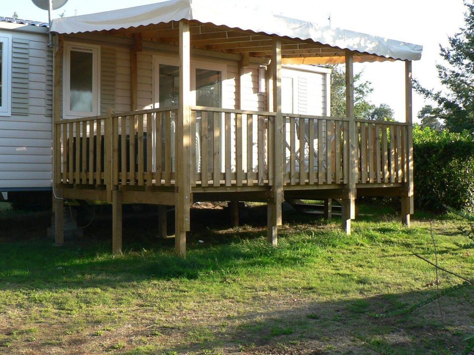 Camping du Lac du Jaunay - Mobil home - Mobilhome 8 personnes - Mobilhome IRM 3 ch avec terrasse couverte
