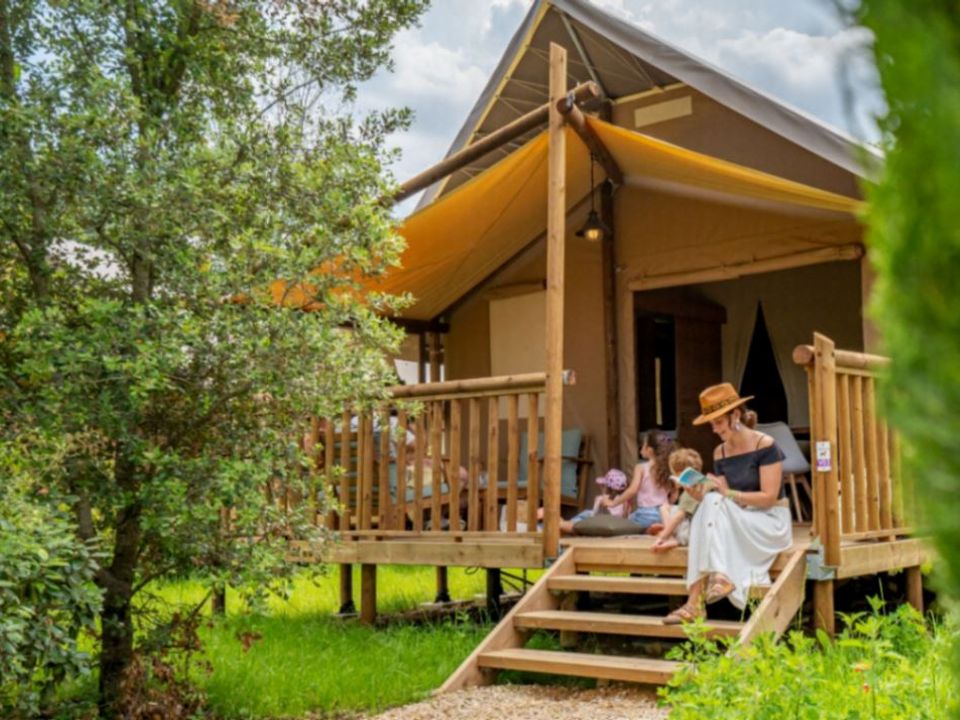 Domaine D'anglas - Tente meublée - Tente en toile et en bois 5 personnes - Glamping Lodge