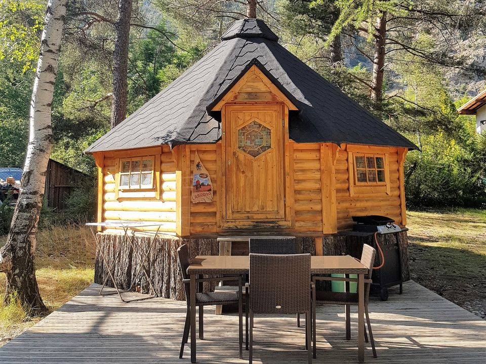 L'Iscle de Prelles - Mobil home - Insolite 4 personnes - Refuge - Esprit cabane - Sans eau ni sanitaire 2/4 places,