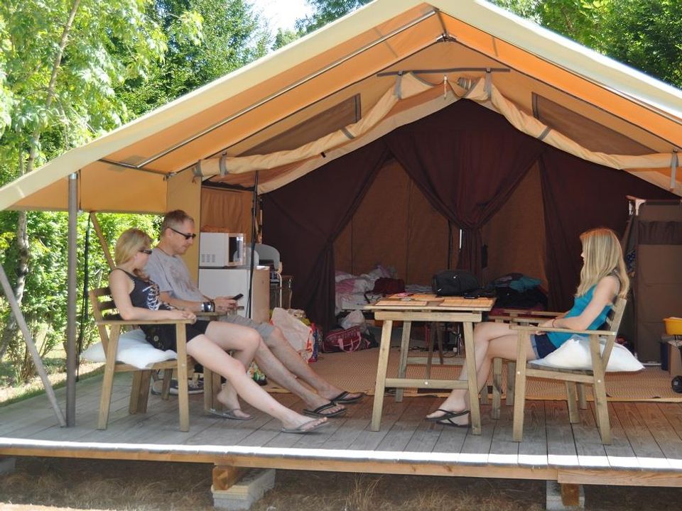 La Cigaline - Tente meublée - Tente en toile et en bois 4 personnes - CABANON