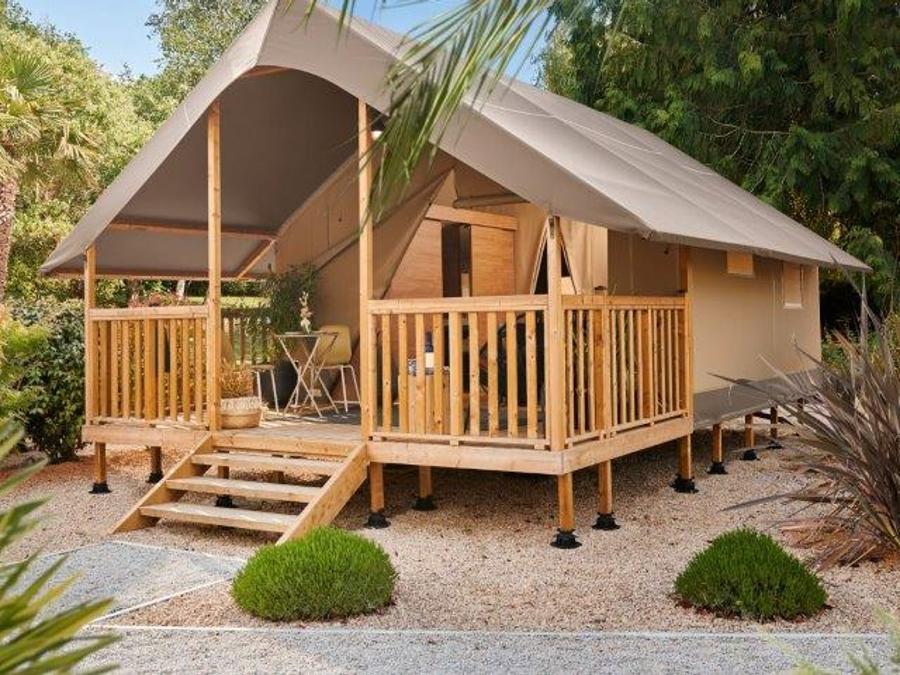 Les Granges - Tente meublée - Tente en toile et en bois 5 personnes - Wood Lodge Standard 25 m2 (2 chambres-5 pers ) + terrasse couverte (Avec sanitaires)