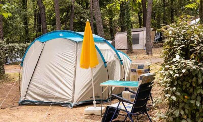 Le Ruou - Tente meublée - Emplacement Tente 2 pers comprises 6 pers max 80m²