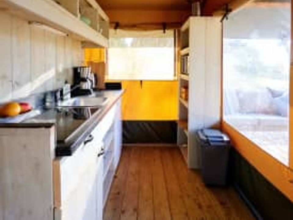 Domaine de la Noguière - Tente meublée - Tente en toile et en bois 4 personnes - Tente safari Fréjus, 2 chambres