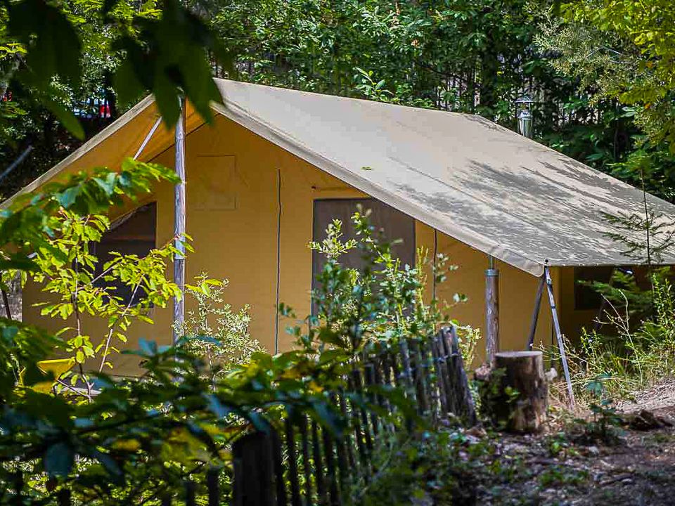 Bivouac Nature - Tente meublée - Tente 4 personnes - Canadienne Bivouac Nature - Tente meublée - Tente 4 personnes - Canadienne