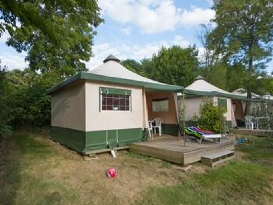 Le Bourdieu - Emplacement - Tente 4 personnes - Tente Meublée Cyrius 4 Personnes