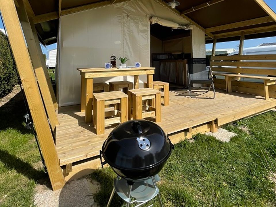 Omaha-beach - Tente meublée - Tente en toile et en bois 5 personnes - LODGE FREEFLOWER STANDARD