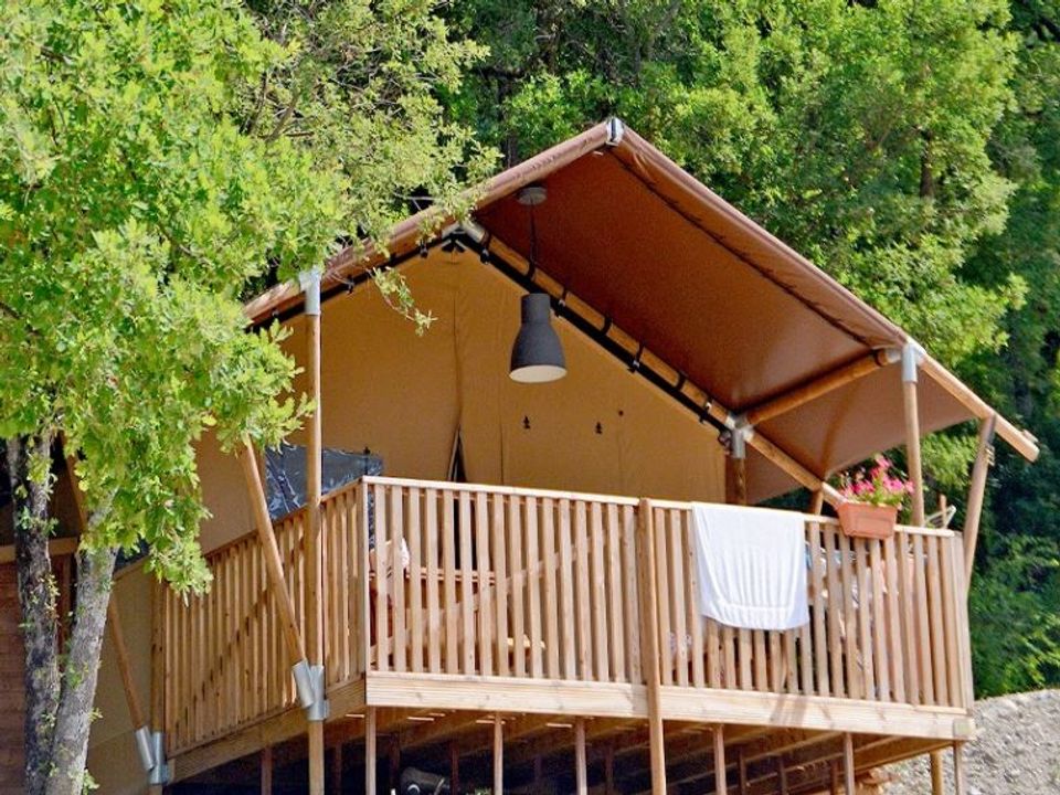 Camping de Savel - Mobil home - Hébergement 6 personnes - TENTE SAFARI 6p