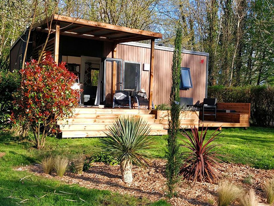 Peyrelevade - Mobil home - Mobilhome 4 personnes - Premium (2019)-2 chambres-grand salon TV, salle à manger,cuisine-grande terrasse-free WIFI