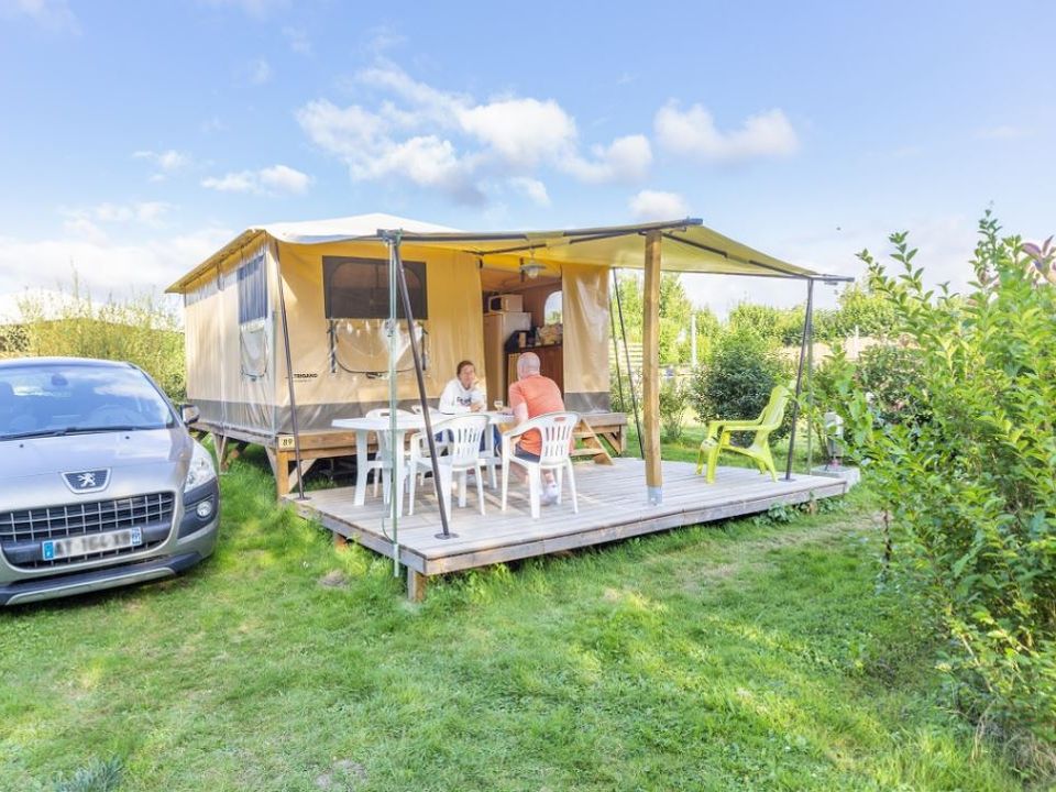 Camping de la Motte - Tente meublée - Tente 4 personnes - TENTE LODGE