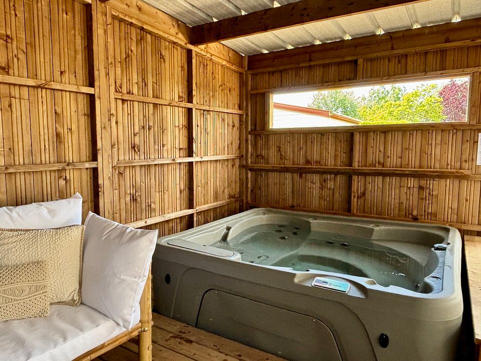 Le Petit Paris - Mobil home - Mobilhome 4 personnes - Cabane Spa Premium 33m² (2 chambres) + terrasse couverte + TV + LV + Plancha + Draps + Serviettes