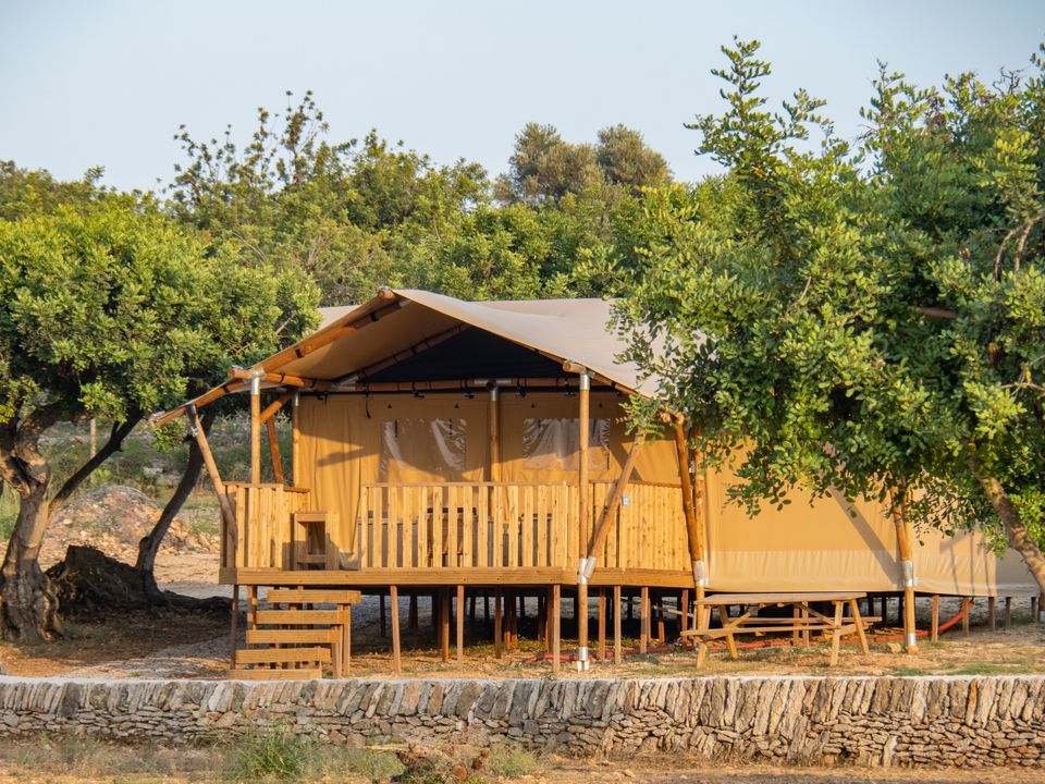 L'Orangeraie - Tente meublée - Tente en toile et en bois 5 personnes - SAFARI LODGE 2ch 5pers
