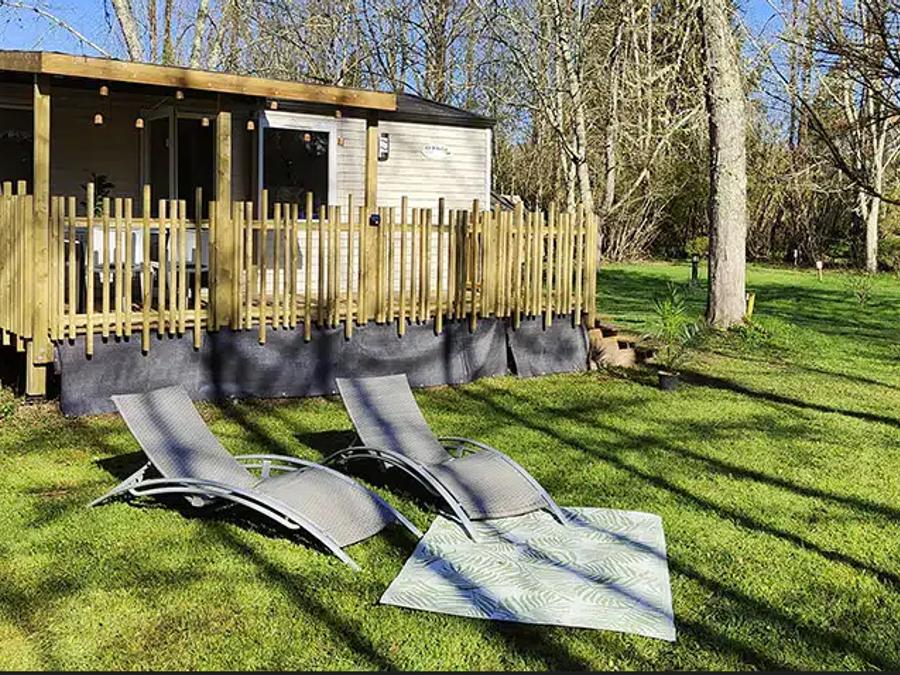 Peyrelevade - Mobil home - Mobilhome 4 personnes - Le Chêne (2 chambres) - BORD RIVIERE - Rénové 2024