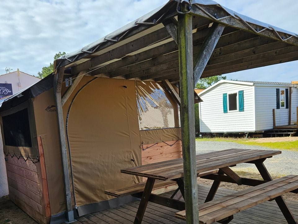 Le Pont d'Yeu - Tente meublée - Tente 2 personnes - Tente baroudeur rando cyclo (sans cuisine, sans sanitaires)