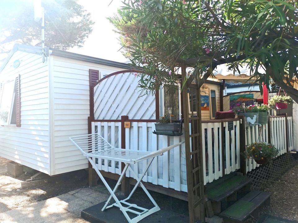 L'Europe - Mobil home - Mobilhome 4 personnes - 008 (2 chambres, 1 salle d'eau) - Clim, TV, Lave-vaisselle, Lave-linge - Terrasse