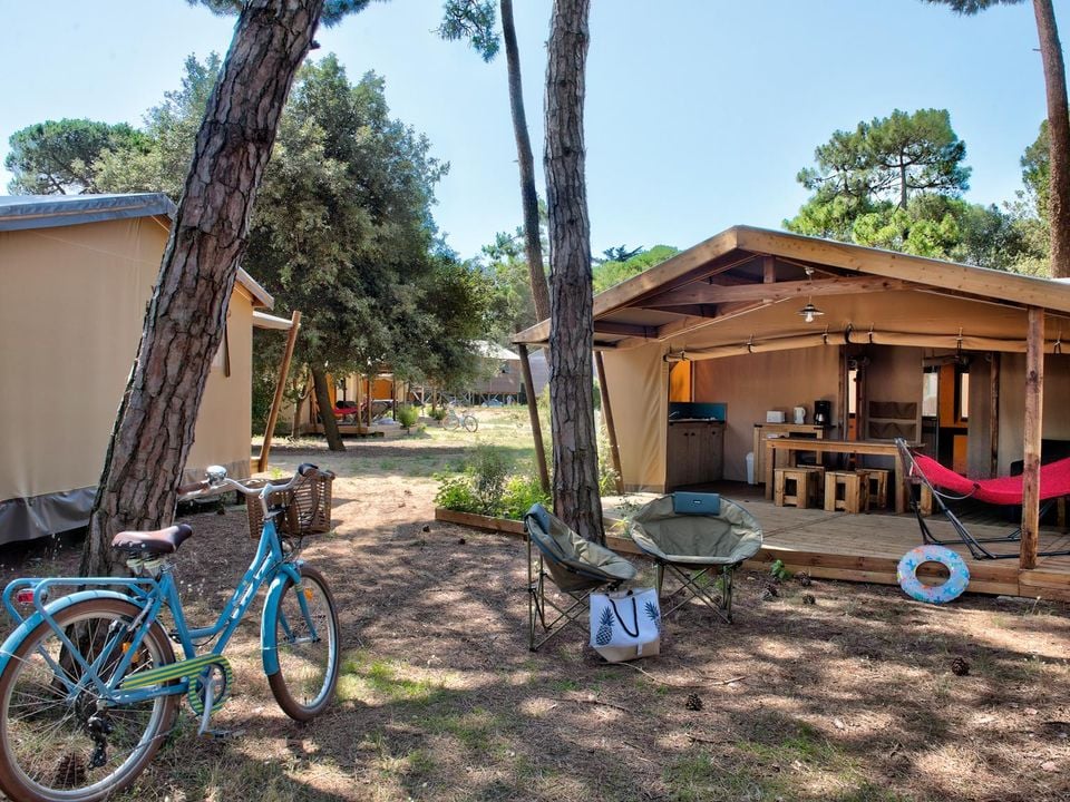 Le Bel Air - Tente meublée - Tente en toile et en bois 5 personnes - CABANE COTTON CONFORT +