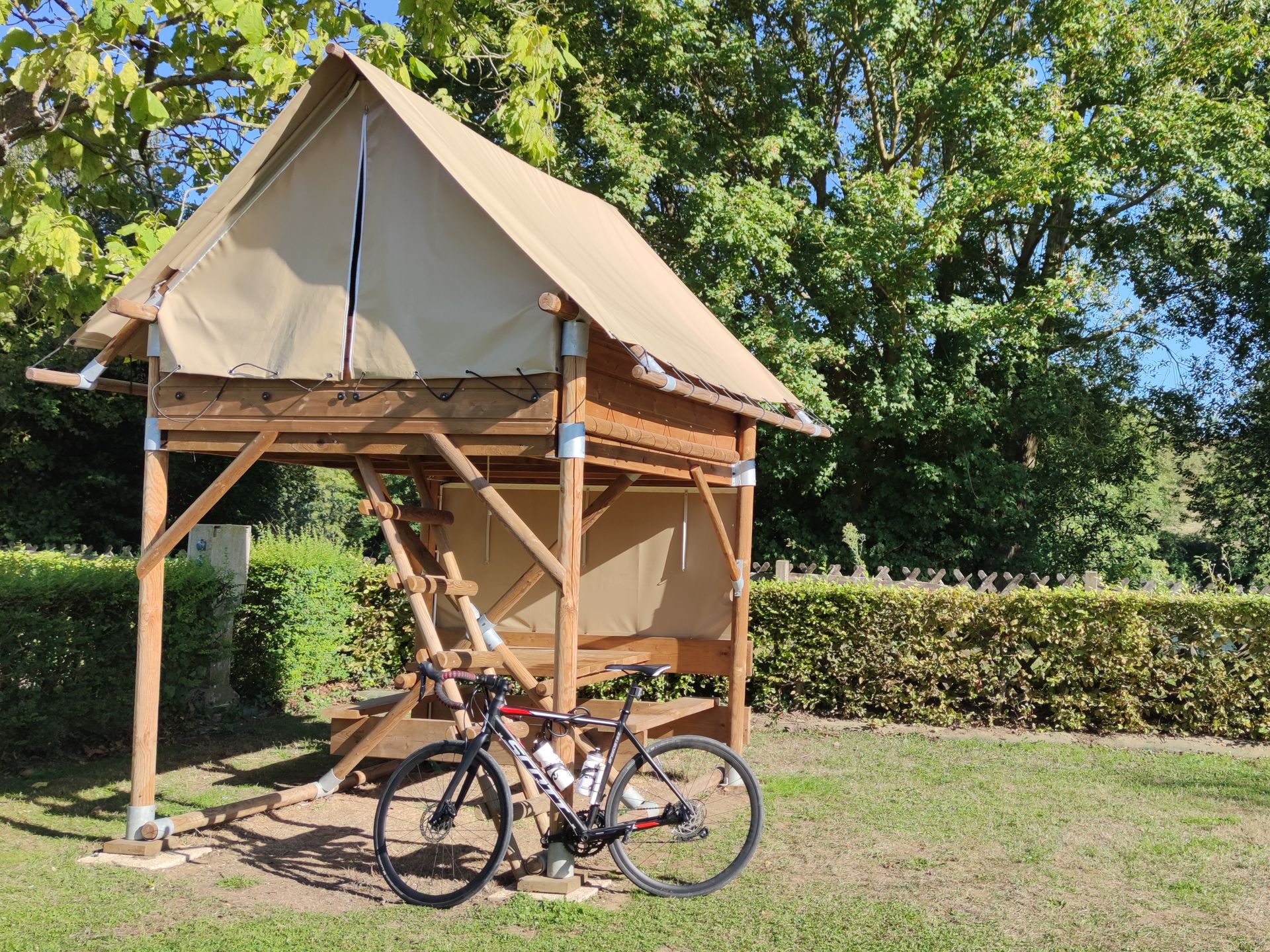 Camping Le Sans Souci - Bungalow - Campétoile - Sans sanitaires