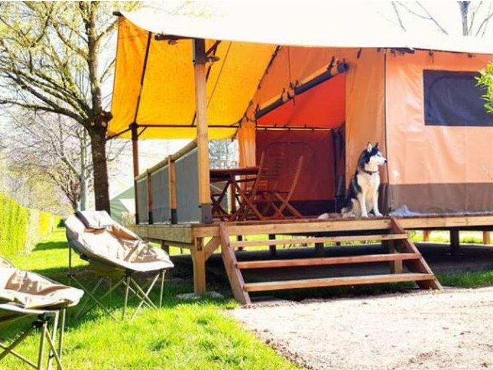 Les Lacs - Tente meublée - Tente en toile et en bois 5 personnes - LODGE TOILE sans sanitaires