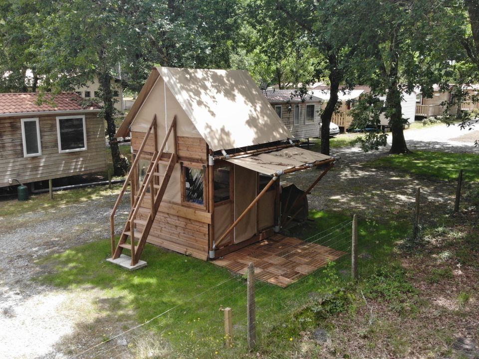Laha - Mobil home - Tente en toile et en bois 2 personnes - BIVOUAC (Sans sanitaires) Animaux non admis