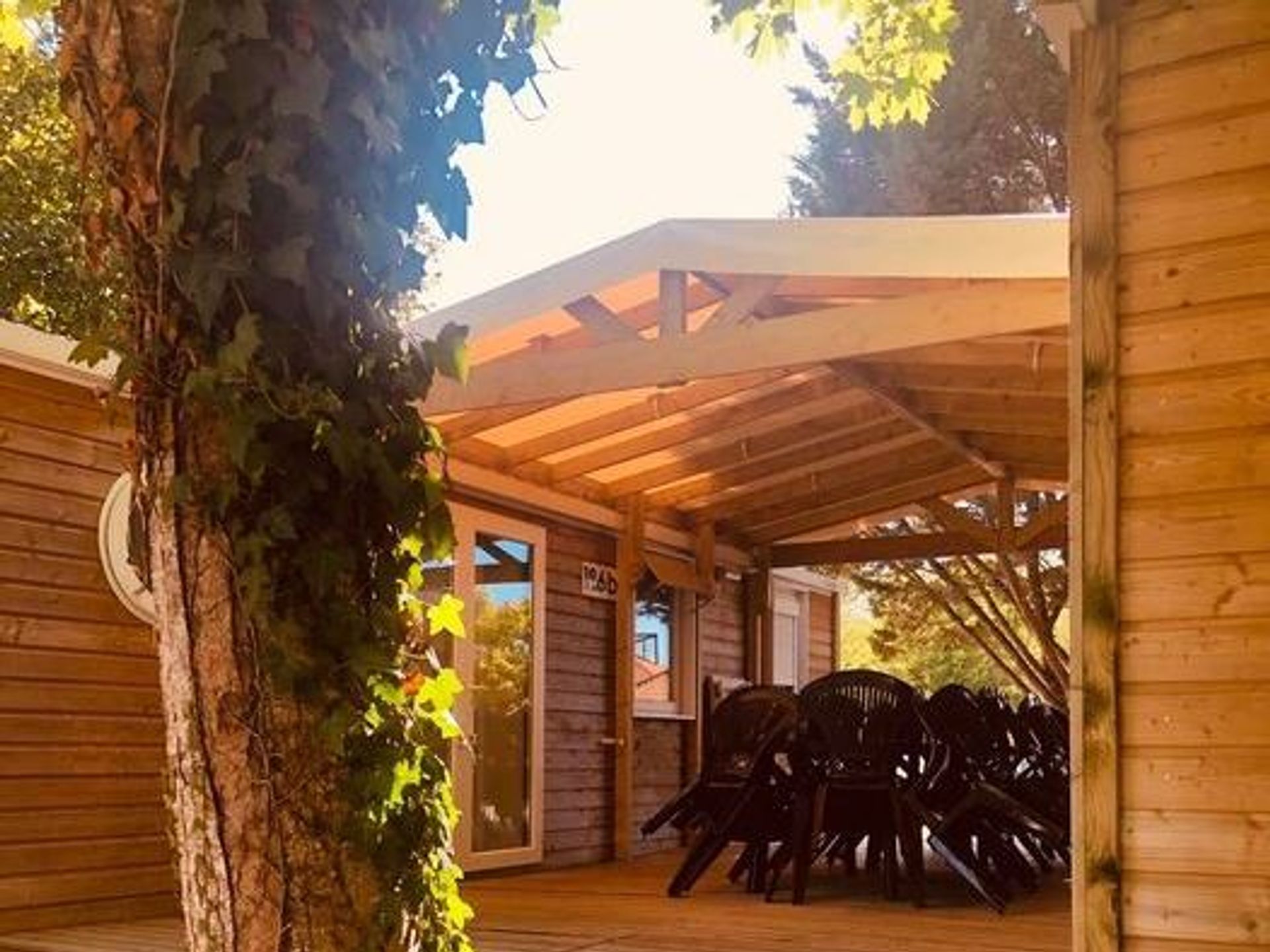 Les Jardins de Kergal - Mobil home - Tribu Premium 75m² (5 chambres, 3 salles de bain) avec terrasse couverte + TV + LV