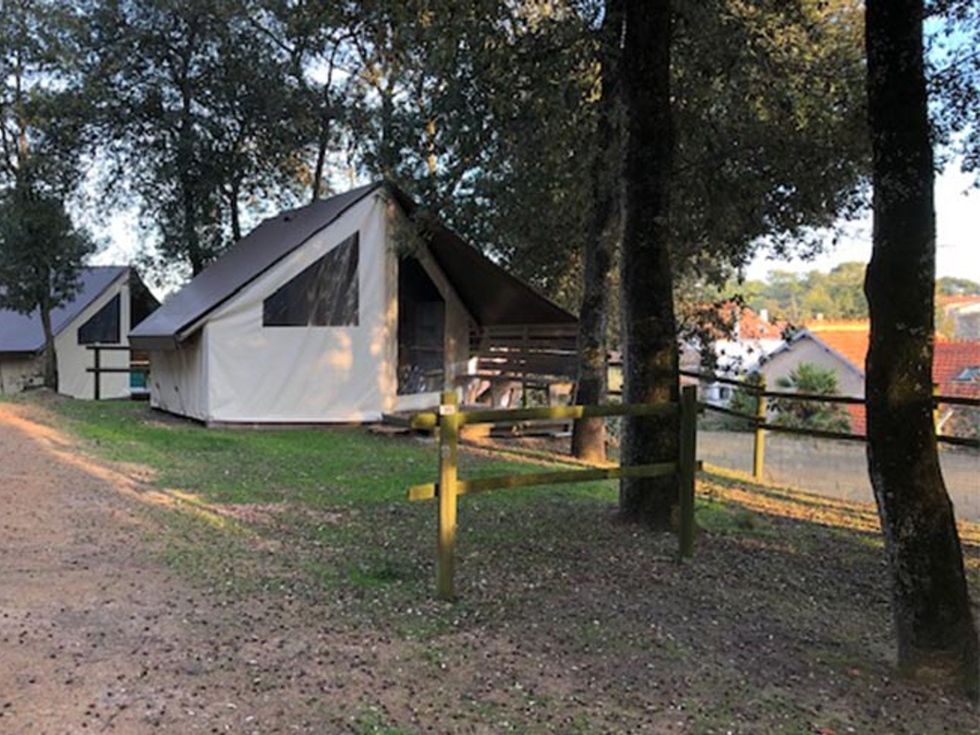Le Bosquet - Tente meublée - Sans sanitaires Le Bosquet - Tente meublée - Sans sanitaires