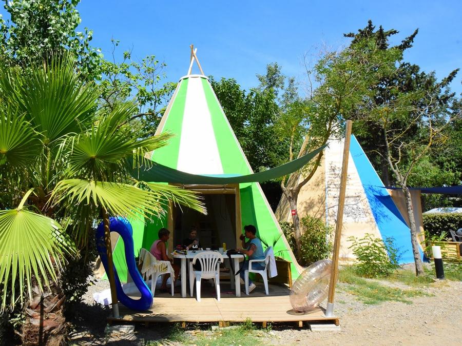 Les Salisses - Tente meublée - Tente 4 personnes - TIPI 4 Pers ( 2 adultes + 2 enfants)