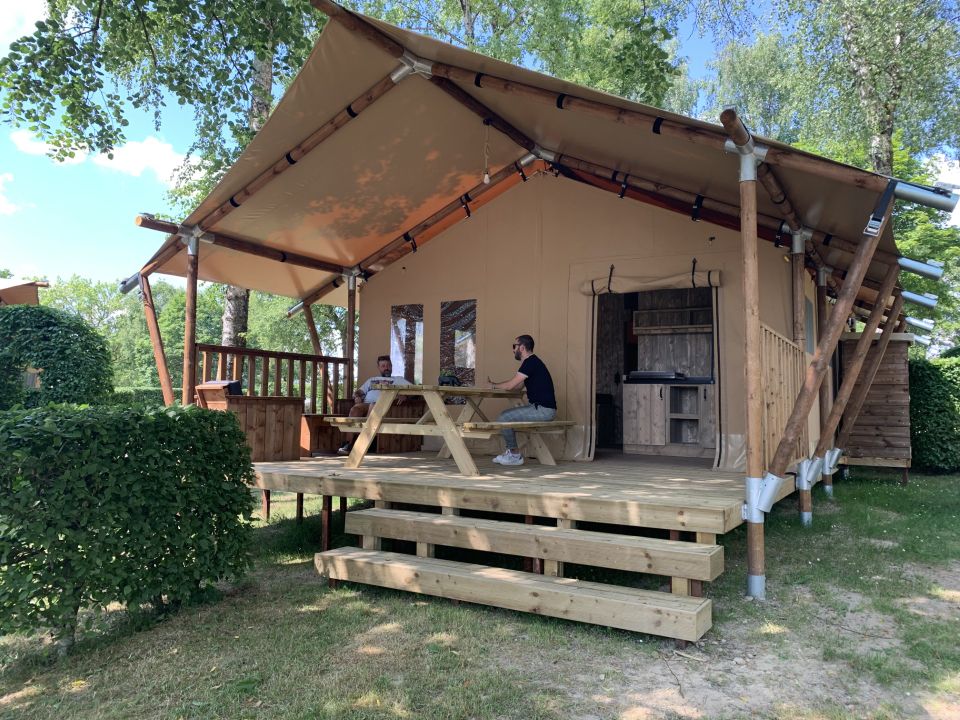 Club Lac de Bouzey - Tente meublée - Tente en toile et en bois 5 personnes - WOODLODGE