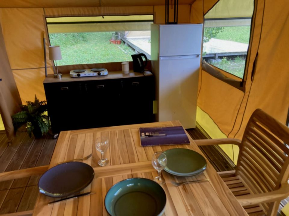 A l’Ombre des Tilleuls - Tente meublée - Tente 5 personnes - TENTE MAASAÏ 1/5 personnes