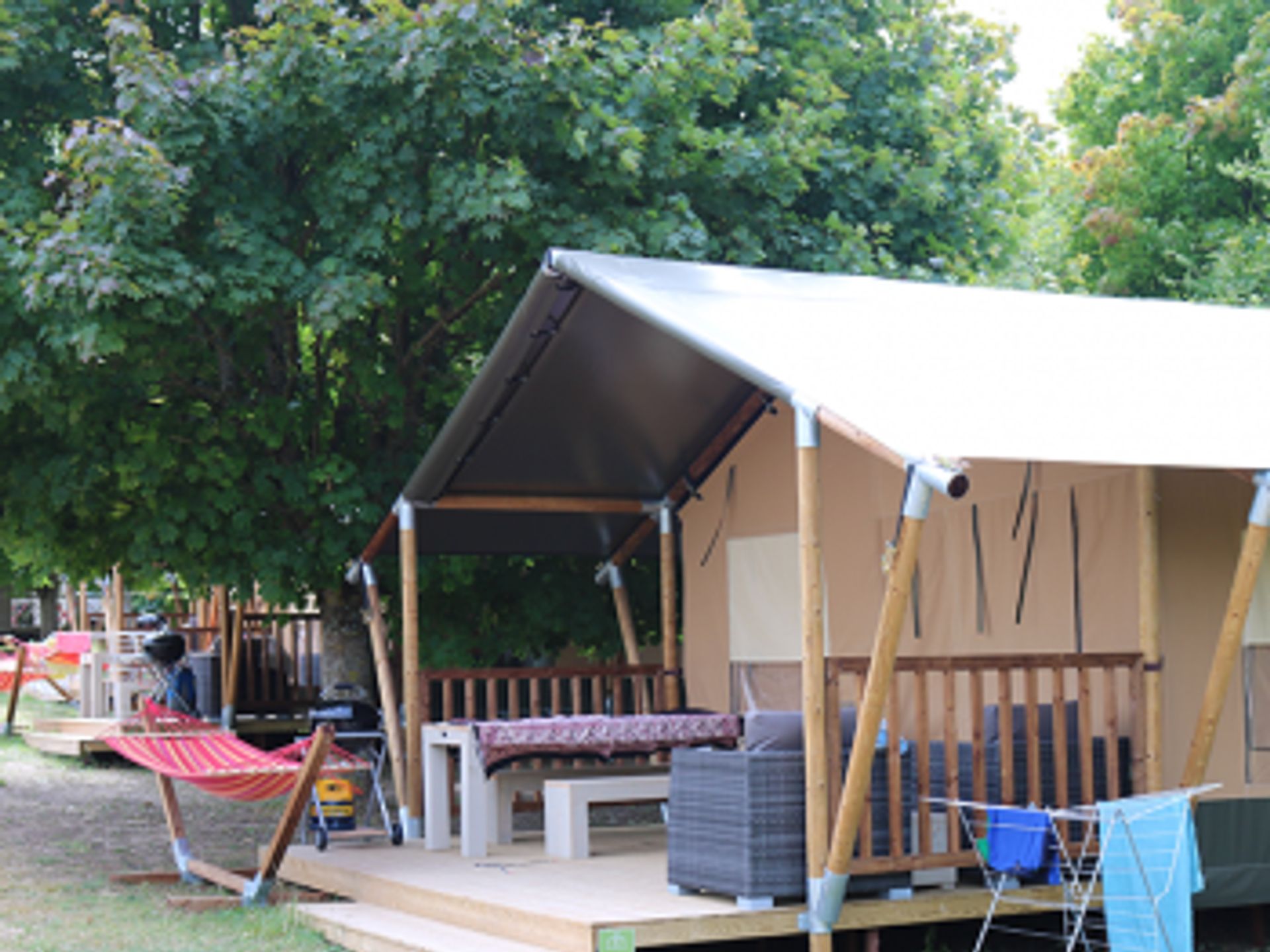 Le Petit Trianon - Tente meublée - SAFARI VILLATENT LODGE