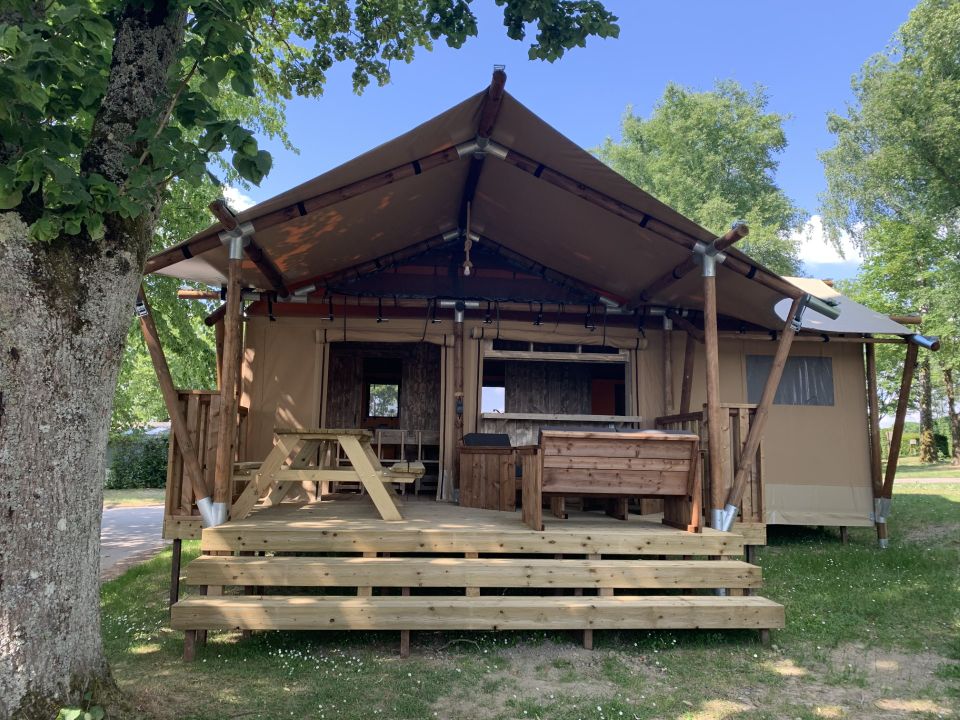 Club Lac de Bouzey - Tente meublée - Tente en toile et en bois 5 personnes - LUXURY SAFARI LODGE