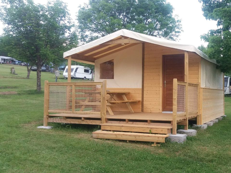 Champ la Chèvre - Tente meublée - Tente 5 personnes - Tente Lodge Rando (sans sanitaires)