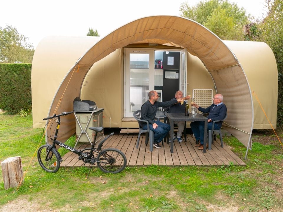 Les Carolins - Emplacement - Tente 4 personnes - Coco Sweet - 16 m² - 1 chambre - sans sanitaires