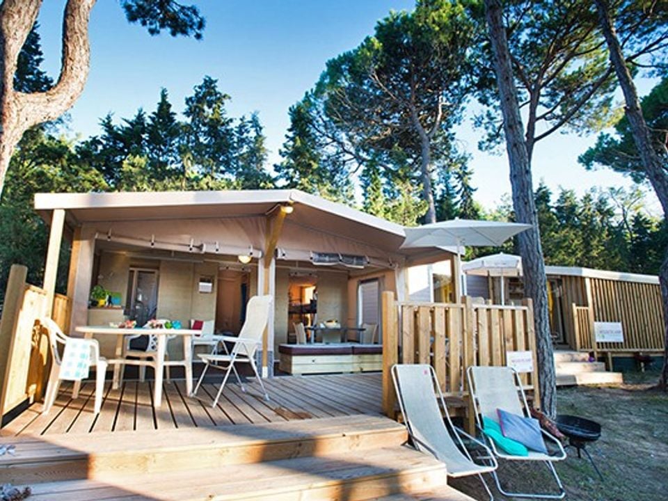 Laguna Village - Mobil home - Tente en toile et en bois 5 personnes - Super Lodge | 2 Ch. | 4/5 Pers. | 1 SDB