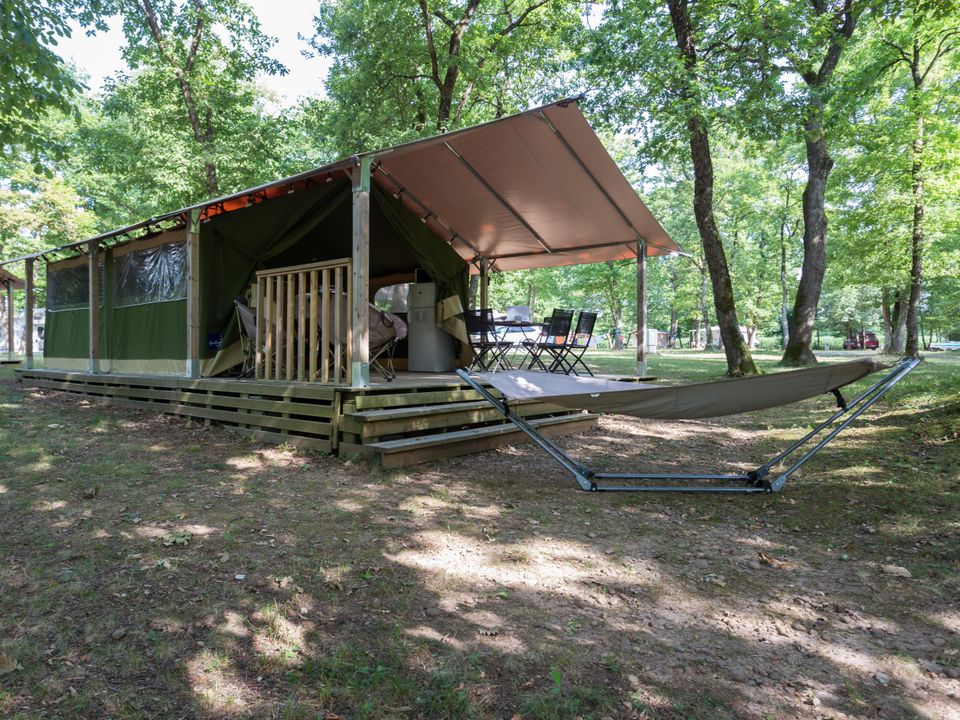 Lac du Marandan - Emplacement - Tente 5 personnes - Freeflower Confort 37m² (2 chambres) dont terrasse couverte 13m² (sans sanitaires)