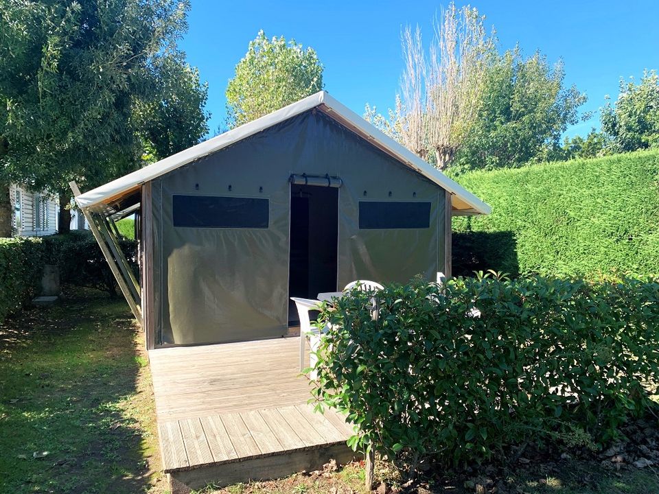 Plein Sud - Tente meublée - Tente en toile et en bois 4 personnes - Tente nature Cambodgia sans sanitaires