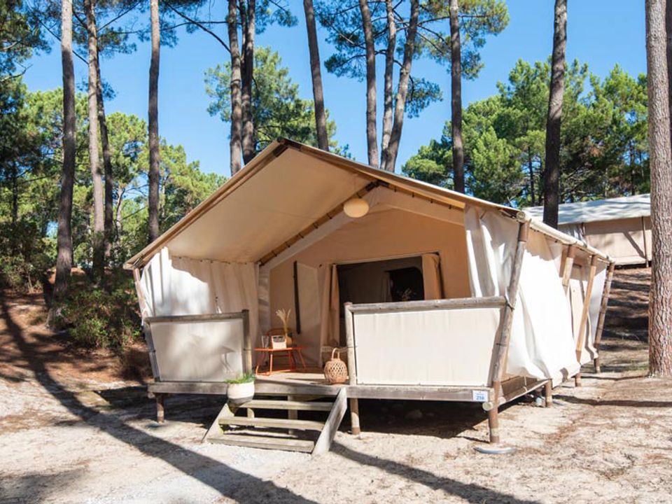 Camping Club Plage Sud - MS Vacances - Tente meublée - Tente en toile et en bois 4 personnes - Lodge Maasai