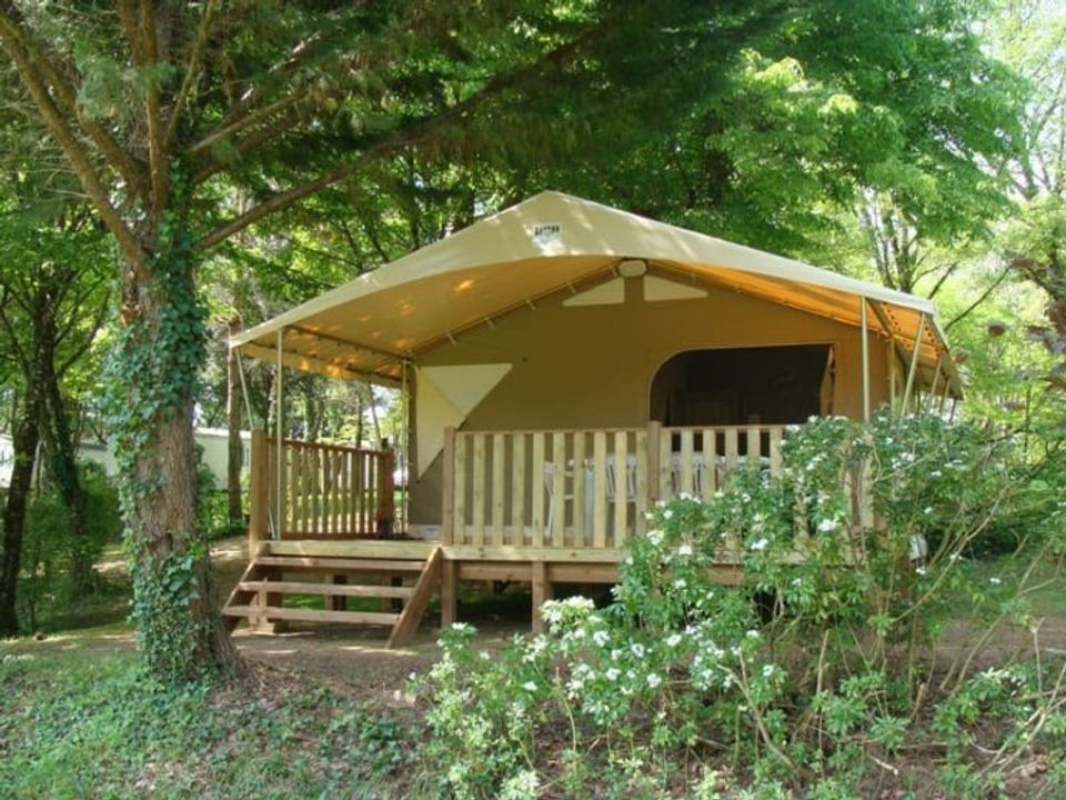 La Grande Veyière - Tente meublée - Tente en toile et en bois 4 personnes - Lodge Canada Classic